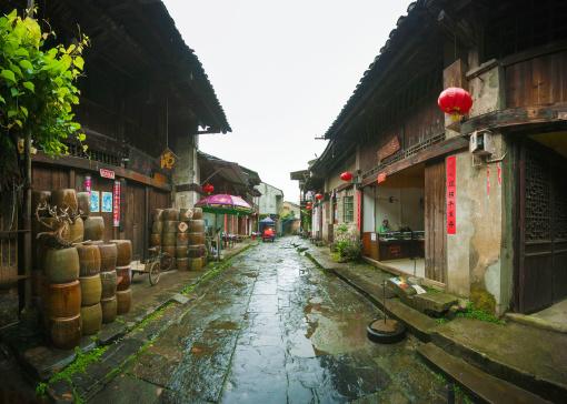 城步长安营镇：清理河道垃圾，美化生态环境